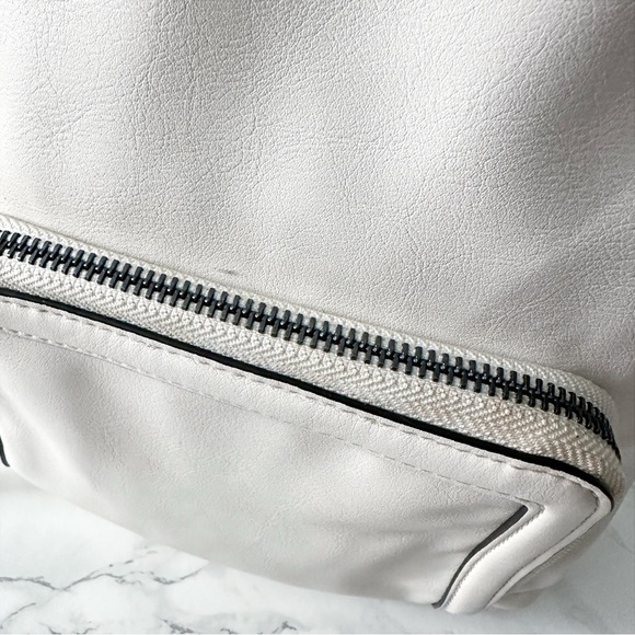 Simply Vera by Vera Wang White Faint Gray Faux Leather Mini Backpack - Picture 3 of 11